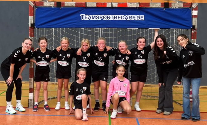 Zweiter Sieg im zweiten Spiel: Auch die E-Mädchen behalten „weiße Weste“