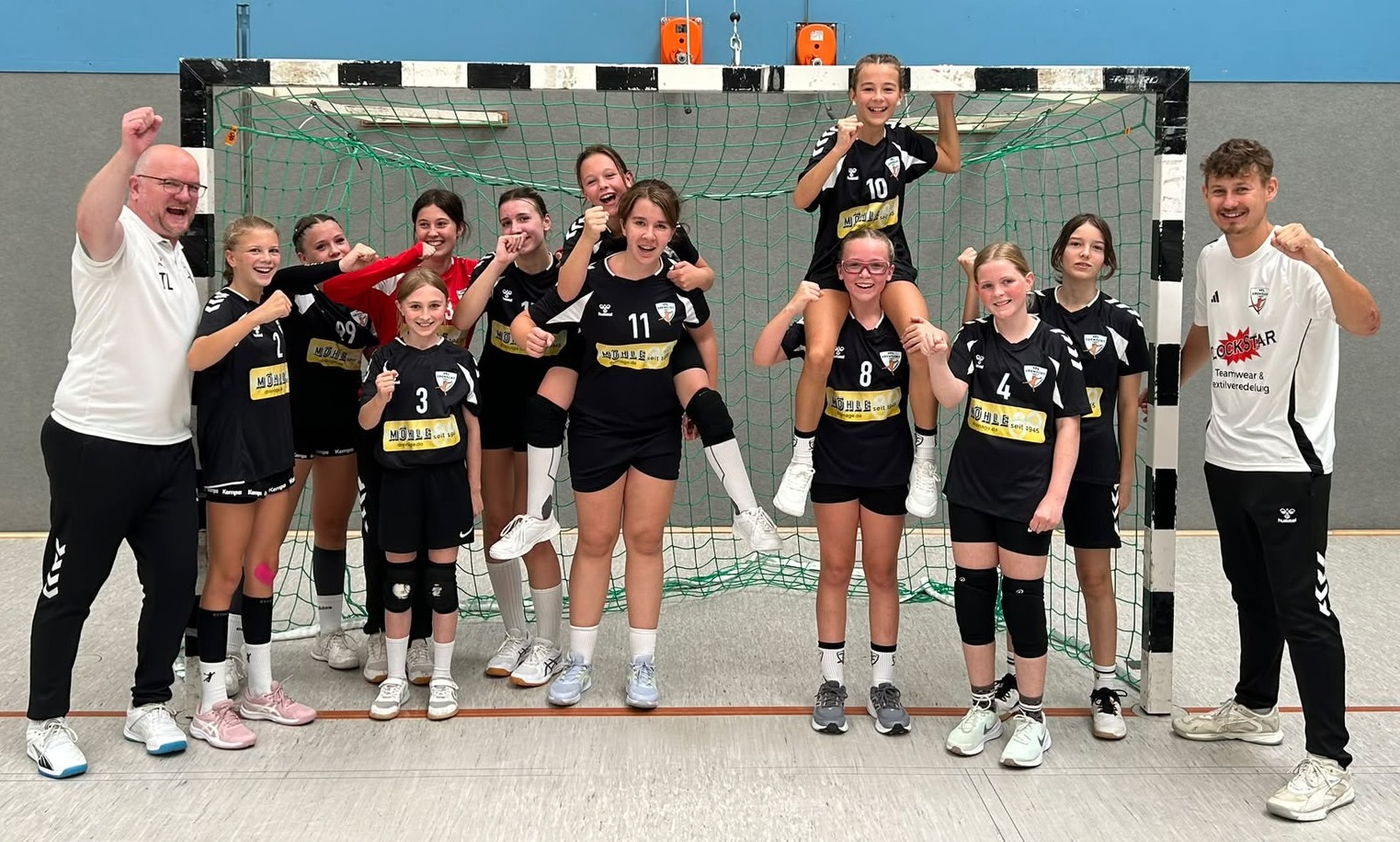 Auswärtssieg im zweiten Saisonspiel! Weibliche C-Jugend gewinnt 43:25 in Friedeburg